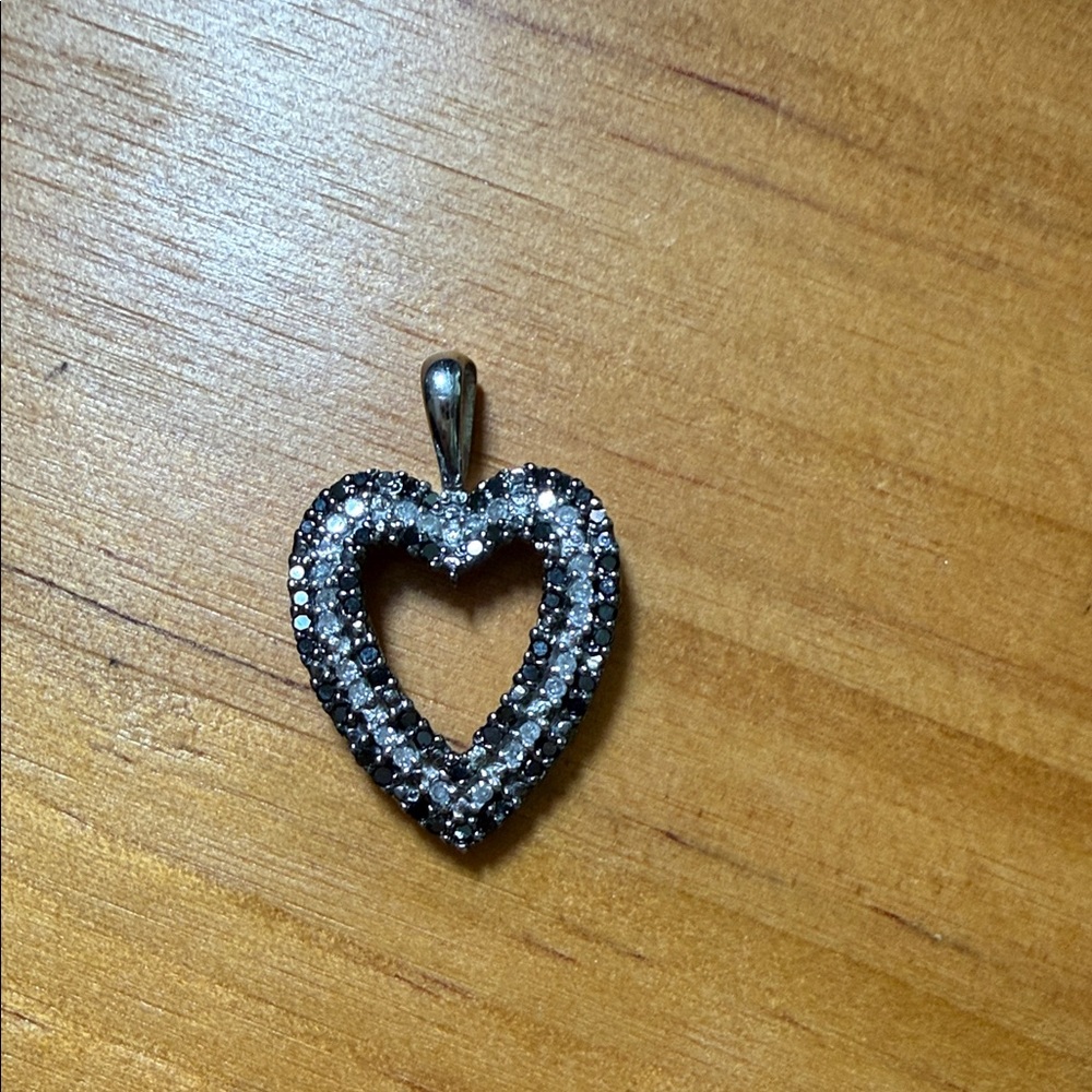 Zales 14k white gold chain necklace with a Diamond 10k White Gold Heart Pendant. - Picture 7 of 9